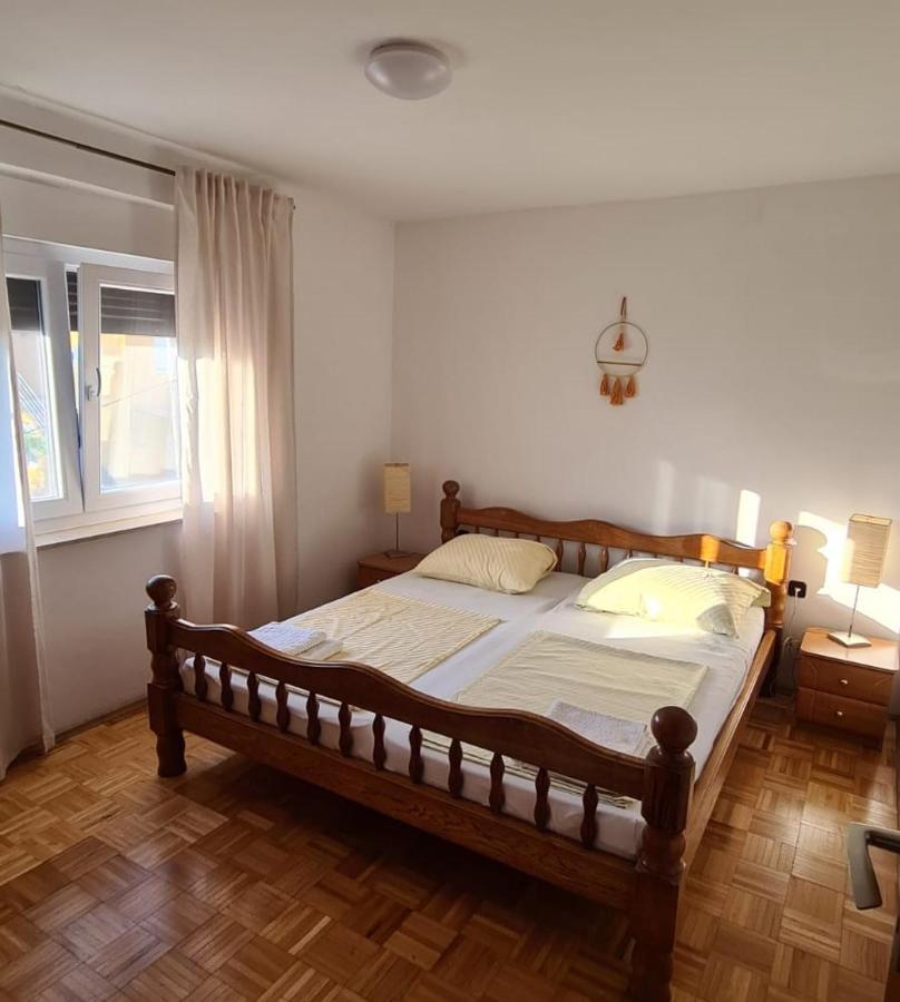 Apartmani Jelena Petrcane Bagian luar foto