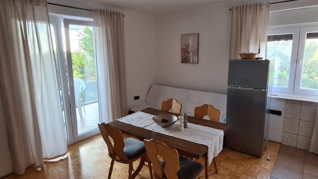 Apartmani Jelena Petrcane Bagian luar foto