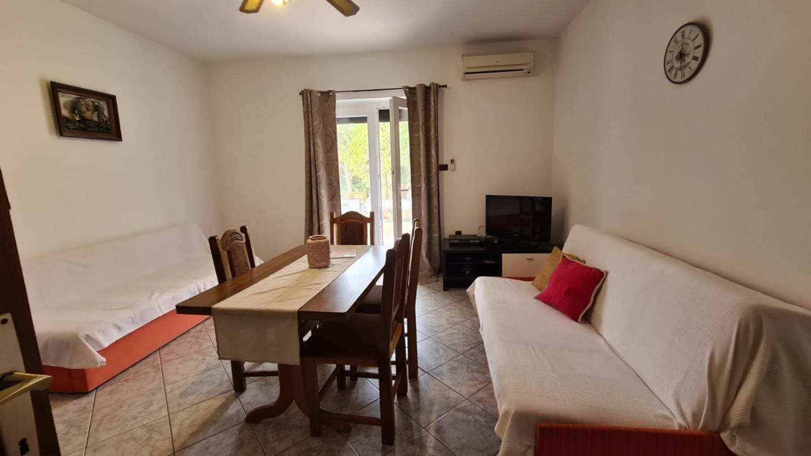 Apartmani Jelena Petrcane Ruang foto