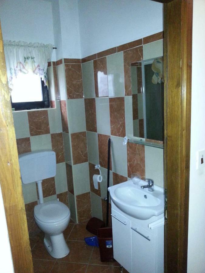 Apartmani Jelena Petrcane Bagian luar foto